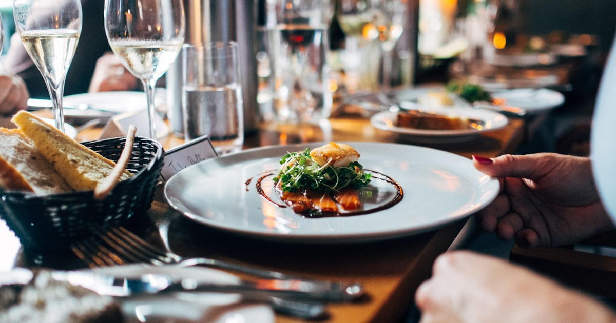 Social Media Marketing for Restaurants in Iceland: A Complete Guide illustration